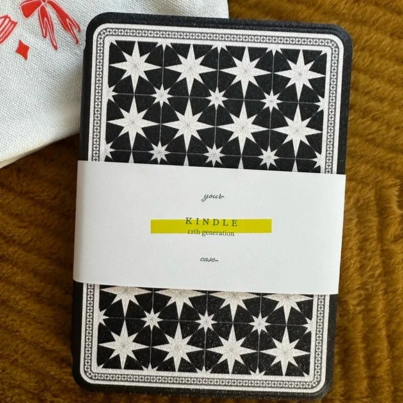 Page Kindle Basic Case with Pouch - Picture 2 of 2